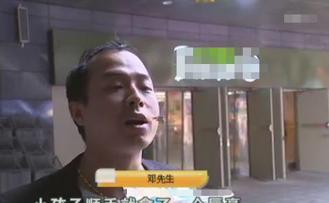 生活美学家 3岁小孩手拿唇膏忘付钱,超市要求十倍买单,监控调出后场面尴尬