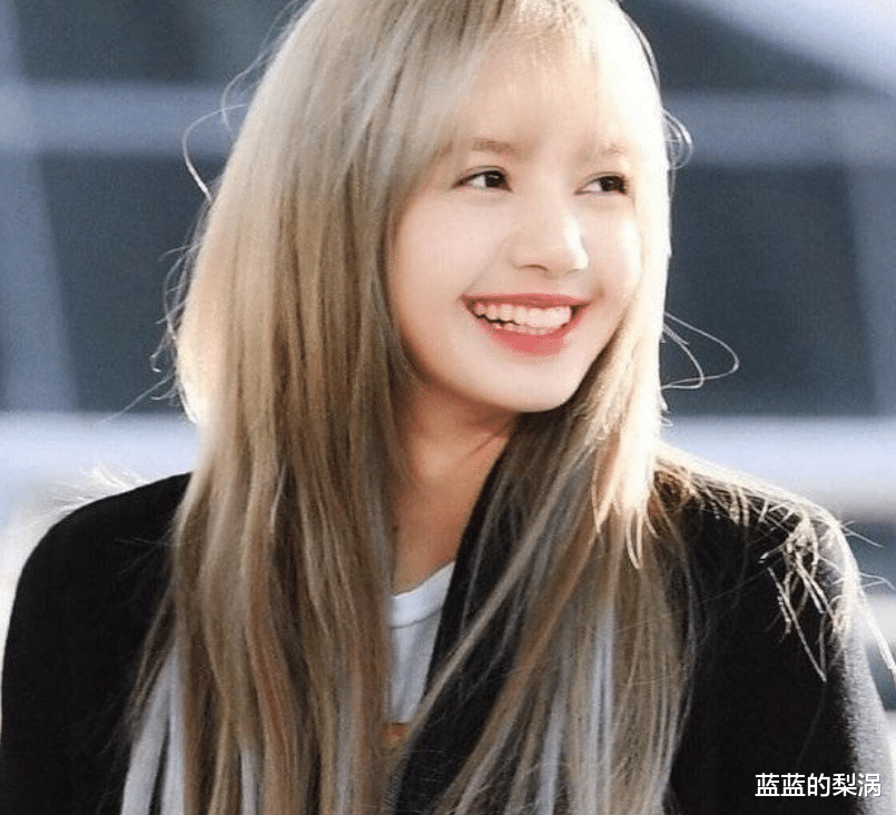 lisa ?“人间芭比”Lisa回归翻车，造型油腻，苹果肌很吓人，这还是Lisa吗？