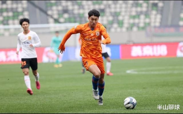 中超|从2-0到2-1！4冠王疯狂9连胜+15连胜，冲击提前3轮夺冠，央视直播