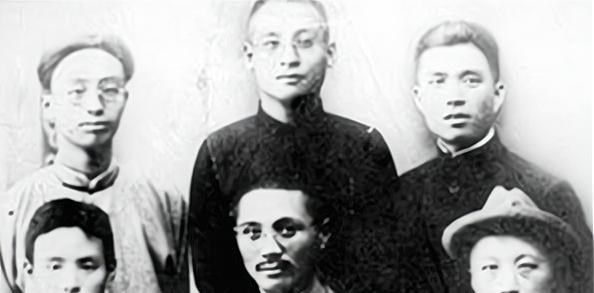 杜月笙|上海滩的真正老大，杜月笙见了绕着走，日本人称他为“人间魔鬼”