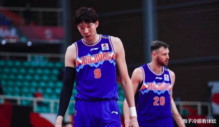 周琦|还能回NBA吗？周琦合照球迷 一块腹肌曝光 八村塁已隔扣浓眉哥