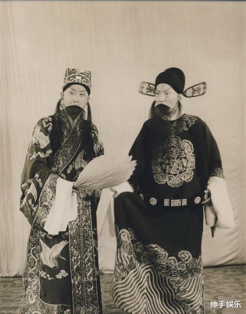 杨春霞|天津戏迷不一般杨春霞、孟广禄都栽过，就连贾化靴子藏匕首都知道