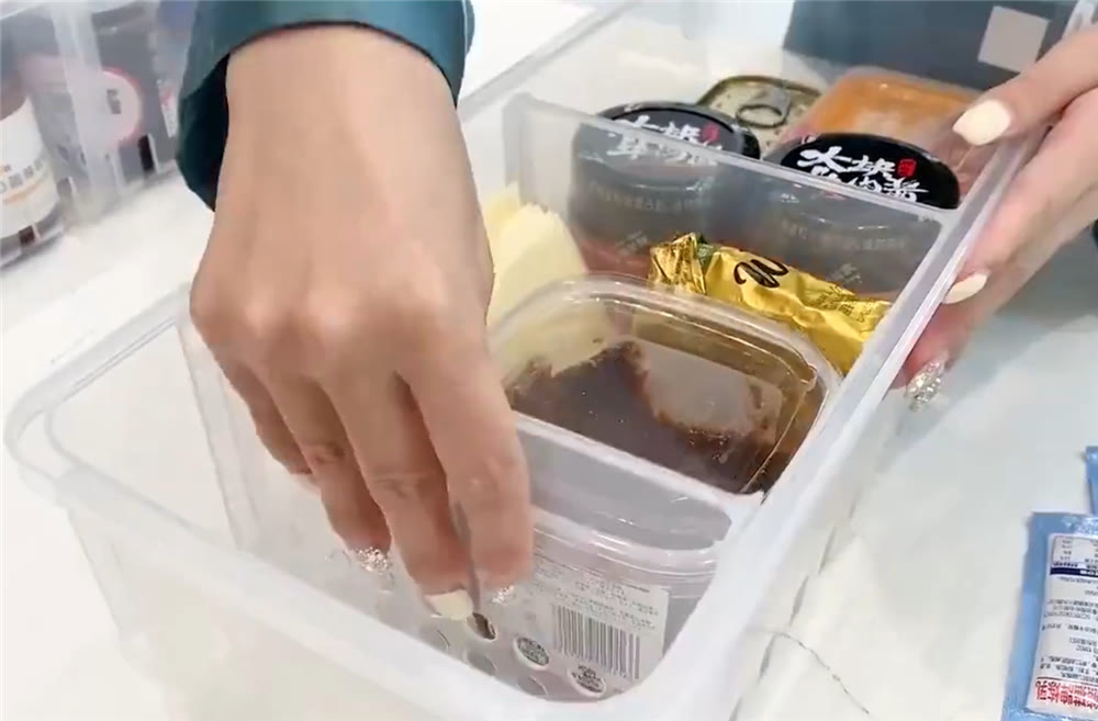 老年小妙招|“强迫症”姑娘整理冰箱，食材严格收纳归类，网友：引起舒适