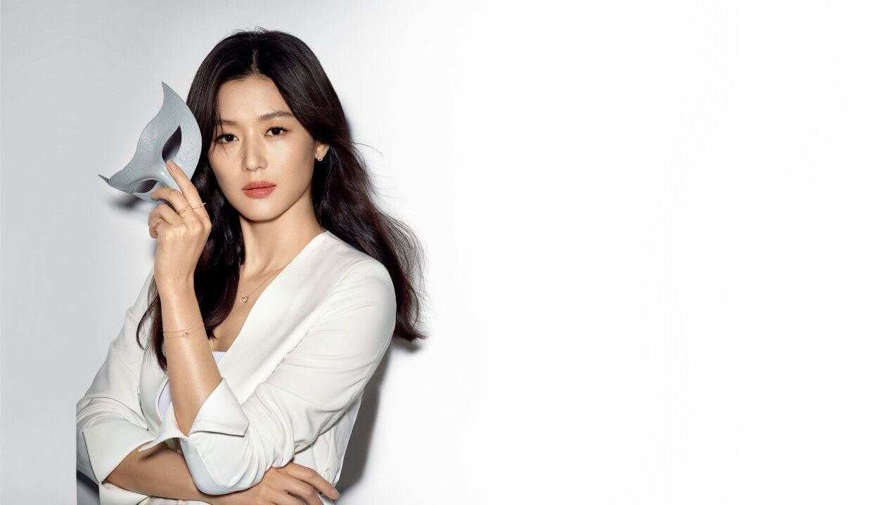 胡杏儿|“长腿女神”全智贤：曾是18线模特的她，如今成身价200亿富太太