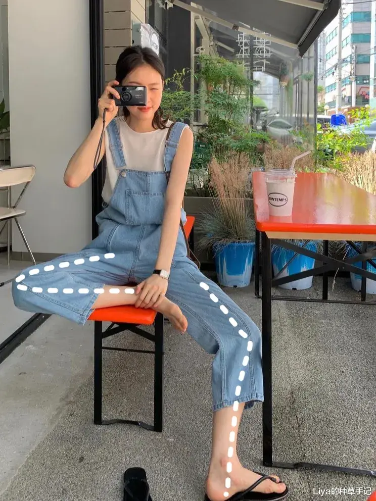 Liya的种草手记|女明星“ 渣女站姿 ”火了！腰和屁股凹成90度，这谁顶得住？