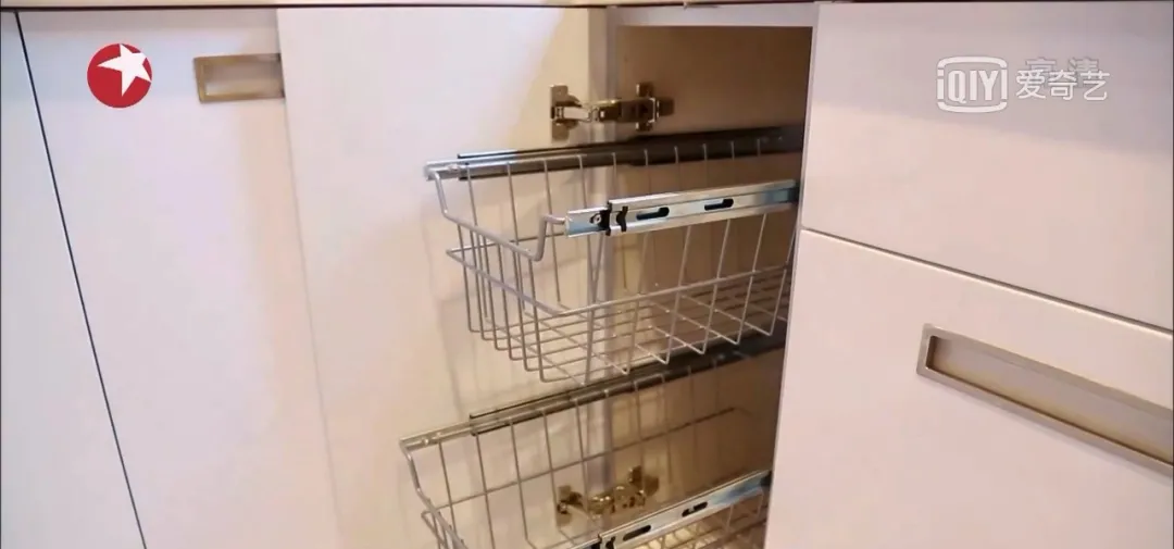 佛系|三胎家庭共7人蜗居43㎡, 他们的生活是什么样?