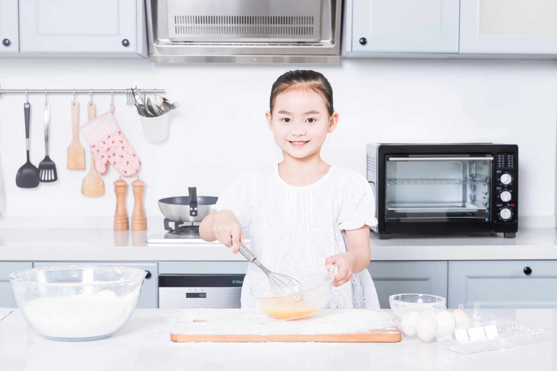 胡萝卜妈妈育儿说|对孩子撒娇示弱的妈妈更聪明，孩子长大后更独立，更自信