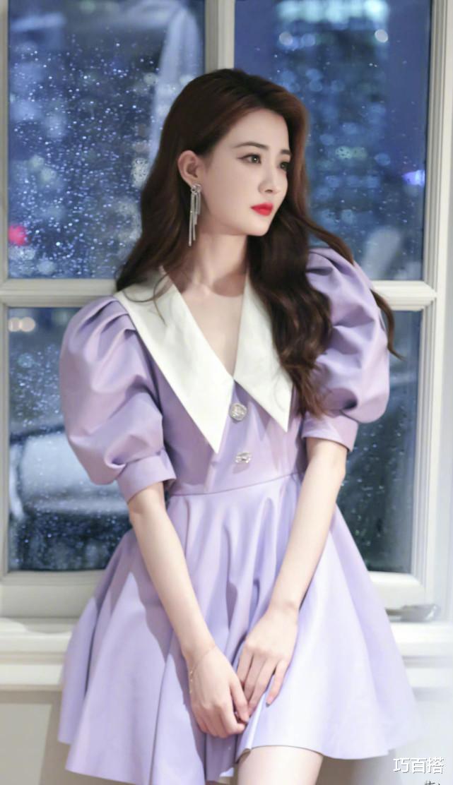 巧百搭|徐璐私服真养眼！紫色公主裙复古气质，甜美笑容很吸睛