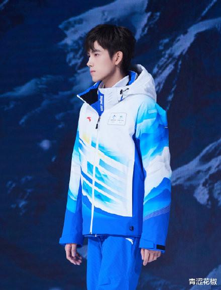 陈飞宇|陈飞宇登上新闻联播,身着北京冬奥会官方制服走秀,助力冬奥会