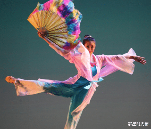 毕畅|还记得演王小蒙的王亚彬吗?离开赵本山十年,她依旧很行