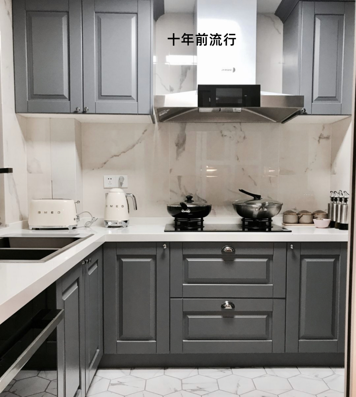 家居超人 建议大家：厨房再大也别乱布置！年轻人教你这么做，整洁又干净