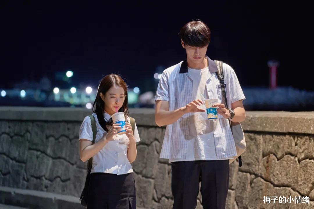 梅子的小情绪|前男友和闺蜜结婚了,看到他们般配的模样,我果断和家里划清界限