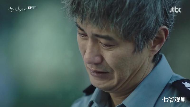 安内相|这位大爷有点猛,无死角霸屏韩国人电视机,安内相不会走错片场?