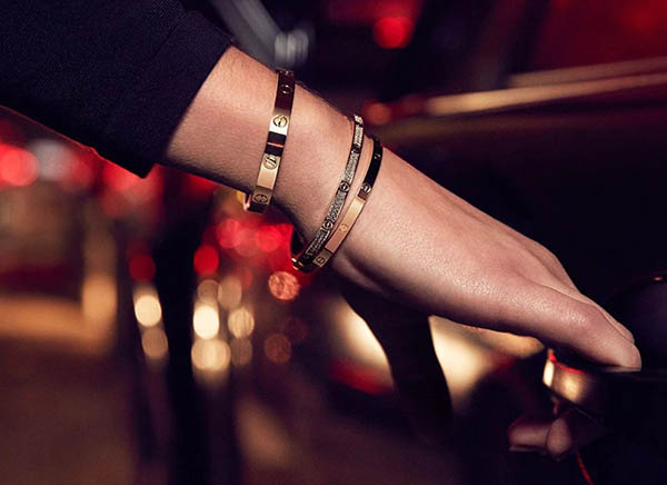 国际珠宝网|卡地亚全球涨价，奢侈品珠宝品牌越贵越好卖？