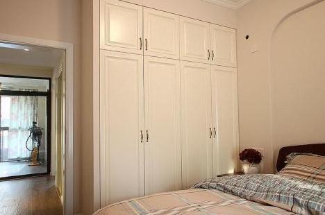 |卧室衣柜别装顶柜，浪费钱又不实用