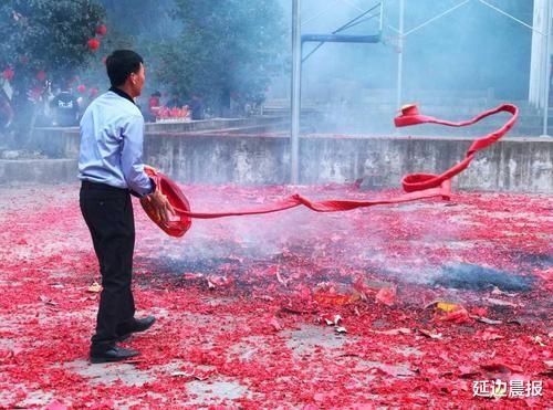 延边晨报 天津黑老大刘凤学获刑，5大保护伞倒台，曾有人为他宴请说情