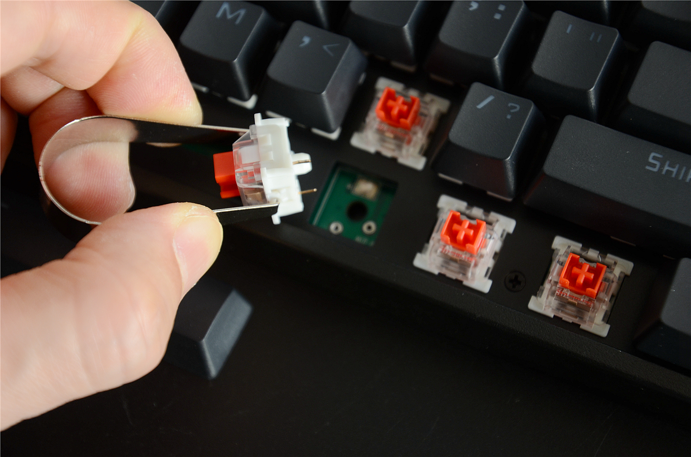 |可换轴+RGB+多媒体键来搅局,超频三GI801机械键盘DIY挺好玩