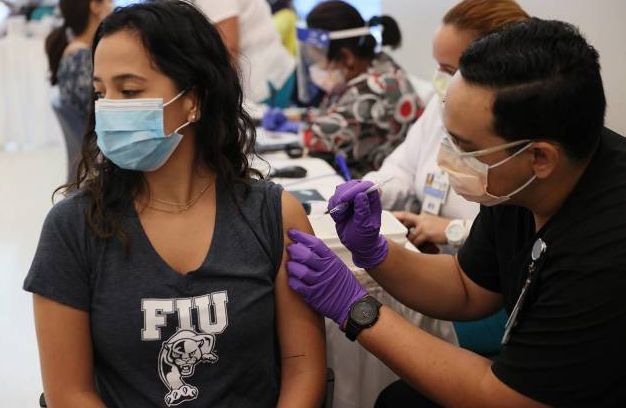 红莲少年|荒谬至极！迈阿密学校表明接种疫苗学生需强制隔离？