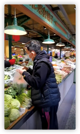 圣诞节|《亮剑》老戏骨罕秀恩爱，和妻子浪漫过圣诞节，甜蜜称对方是公主