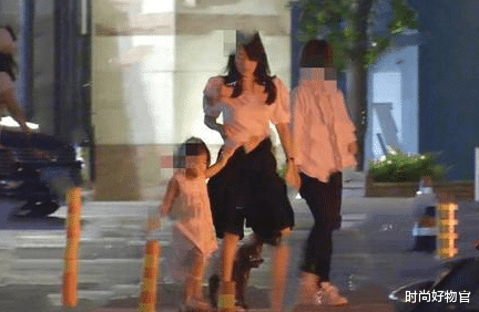 沈春阳|章子怡接女儿放学，私下很接地气，不化妆却不忘画眉毛