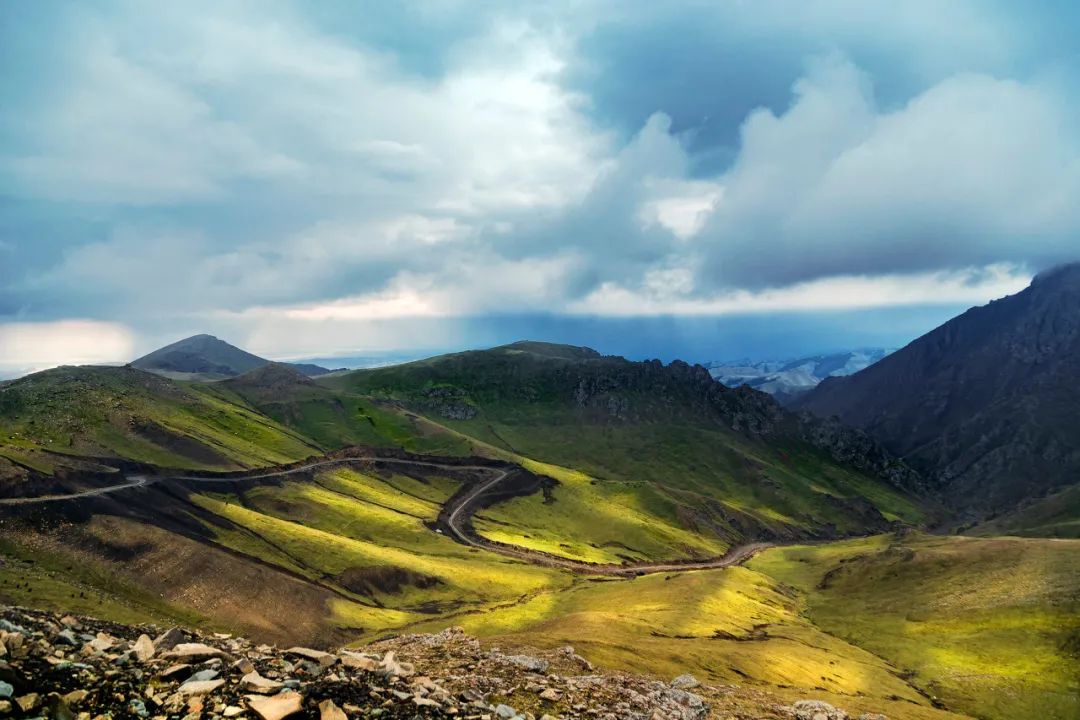 乌鲁木齐 距乌鲁木齐1h，新发现一条荒废半个世纪的绝美天路，虐过独库，美过318！