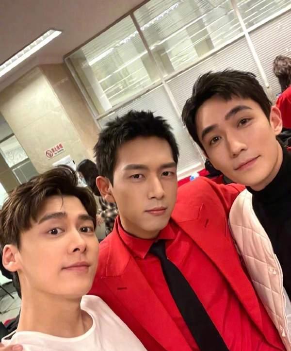 李易峰|同样坐拥千万粉丝，李易峰和朱一龙热度相当，却为何都不及肖战？