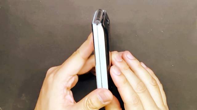 诺基亚|砸核桃的情怀回归了，体验诺基亚这款翻盖手机，续航28天是亮点