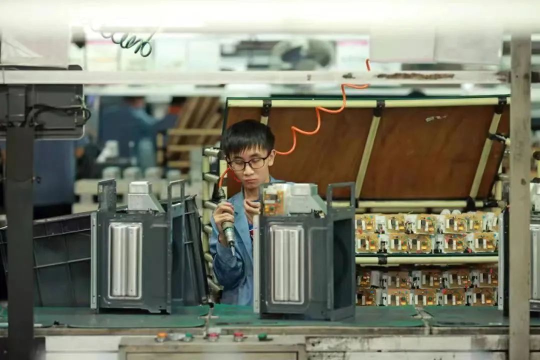 穿衣搭配|招不到工的人力中介:拿什么吸引你,年轻人?