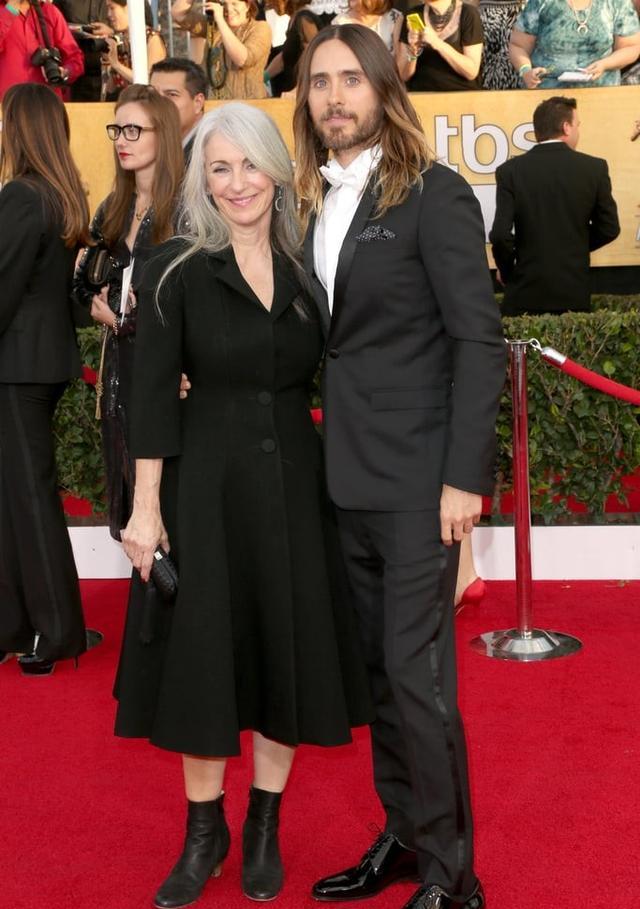 |好莱坞大牌男星们和他们的妈妈在一起的开心、甜蜜的合照