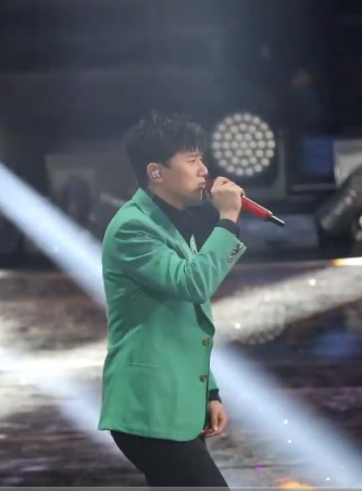 金智妮|双十一晚会节目单：易烊千玺用歌舞开场用祝福压轴，周深独唱新歌