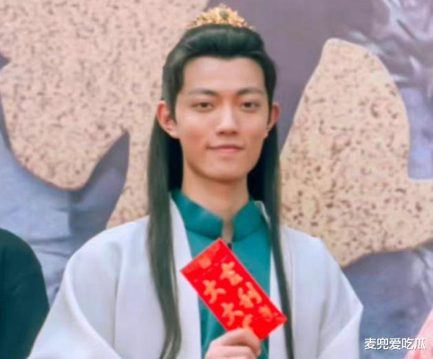 肖战|网红版肖战演古装剧男主？路透照暴露真实颜值，网友：放过观众吧