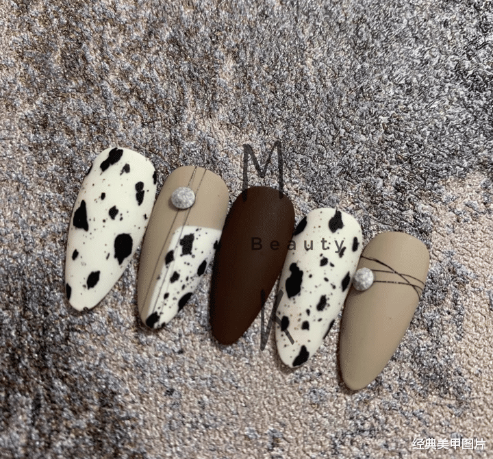 张新成|让人一眼就爱上的甜酷风美甲，快来看看吧！