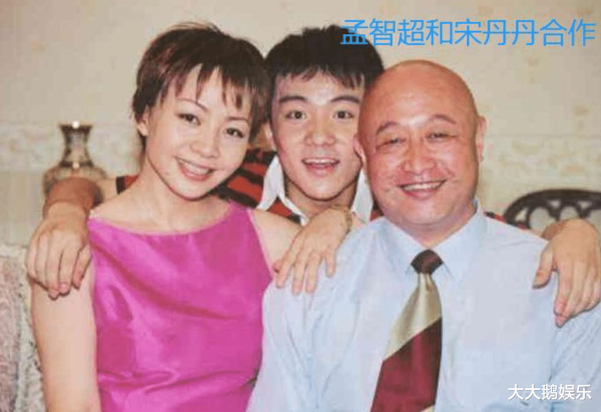 孟智超|“三毛”孟智超，8岁成名，14岁秃顶，植发挨300多针，现在变身帅哥