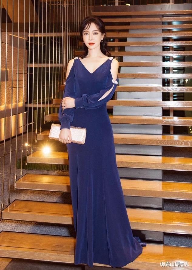 峨眉山周美人|看了陈数的穿搭才明白，优雅得体才最美，很适合四十岁女人