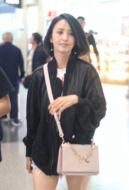 杨幂|杨幂：我卸妆了，佟丽娅：我也卸妆了，周也：我没有眼花吧