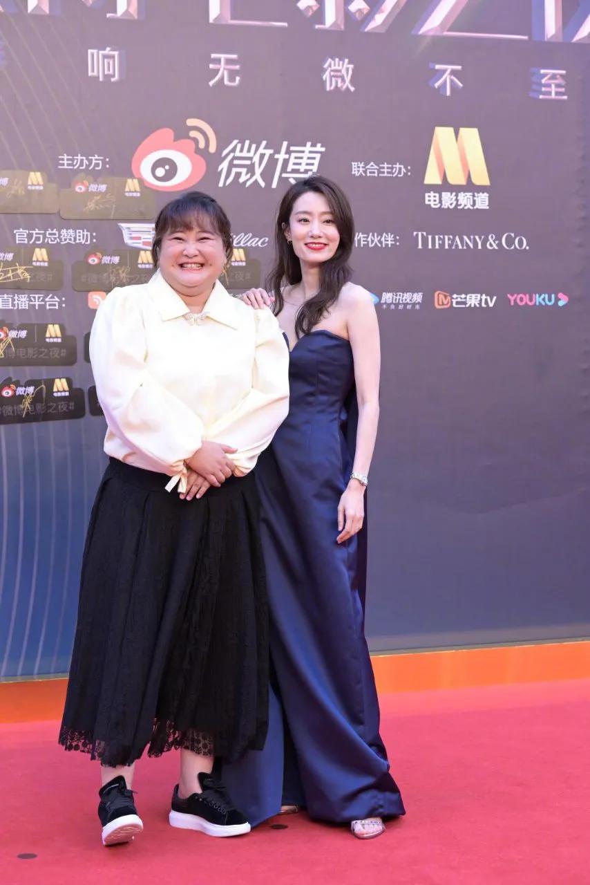 贾玲|微博之夜！师姐章子怡完胜倪妮周冬雨刘浩存，贾玲胖成张小斐两倍，真该减肥了