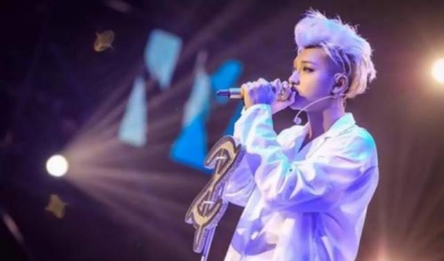 我独坐小窗一盏清茶 黄子韬名下公司解散，旗下艺人纷纷出走？你怕是忘了他的真实身份