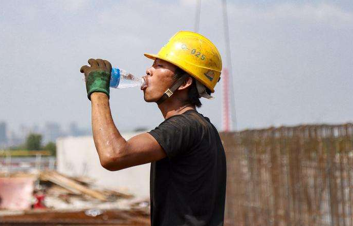 肝脏|不管男女，喝酒后若有3个表现，肝或已“撑不住了”，尽早戒掉