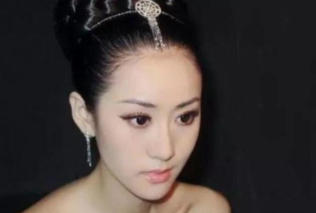 周星驰|“隐藏”了35年，原来是陈道明的女儿，网友：怪不得想演啥演啥！