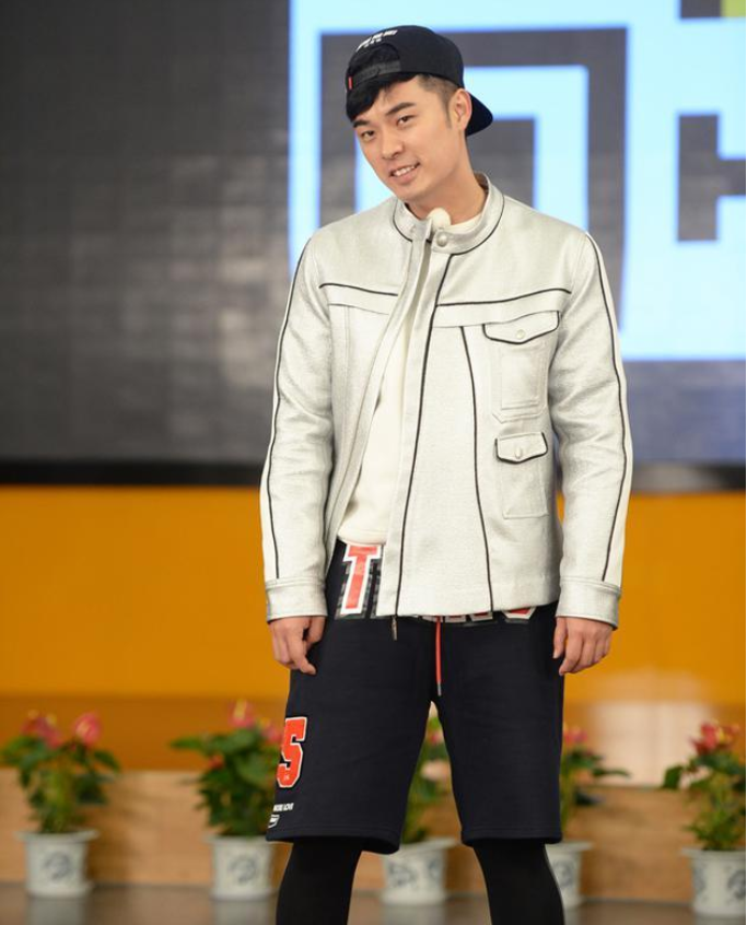 陈道明|她出道多年不拼爹不炒作，父亲竟然是陈道明？整整隐藏了35年