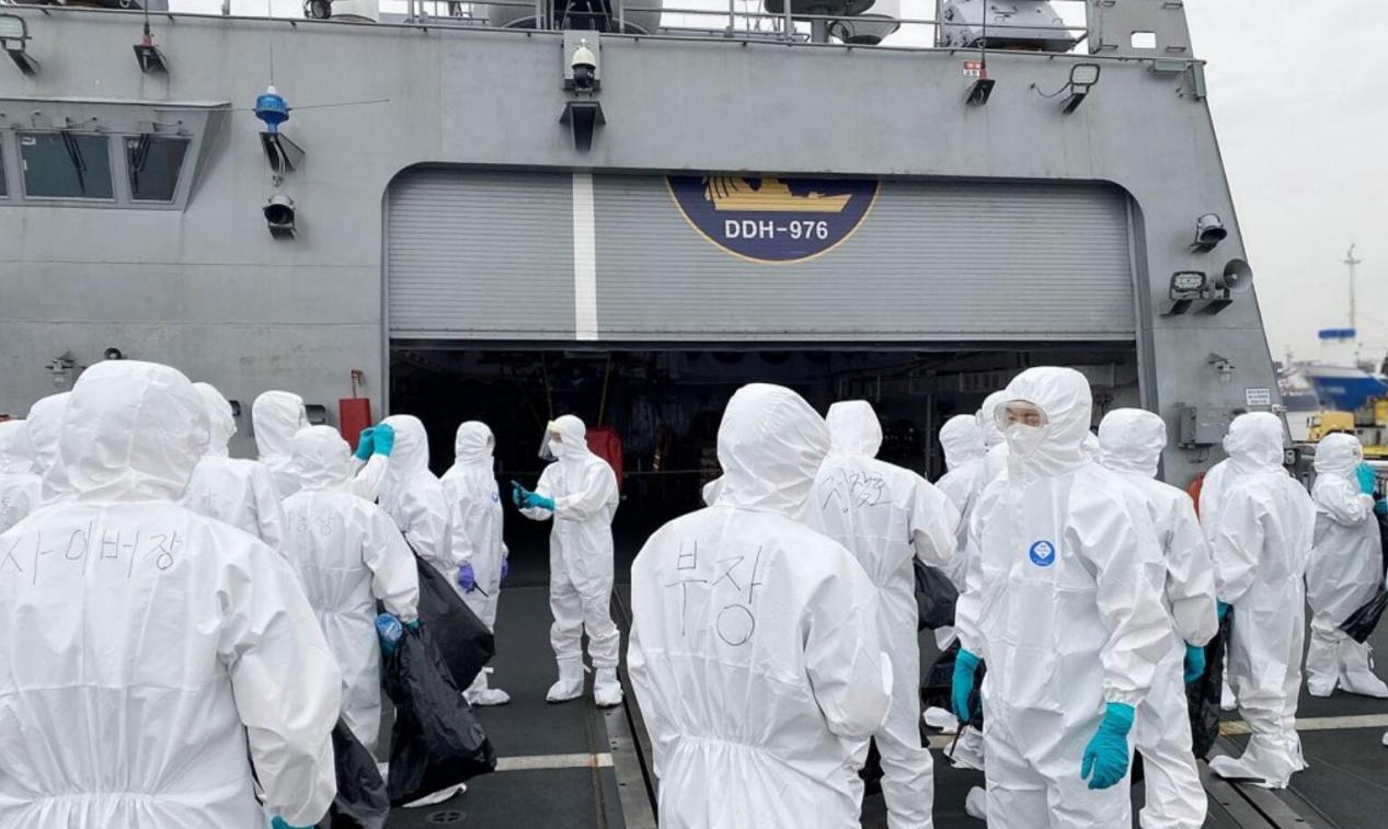 育儿常识大百科|全员弃船！5300吨驱逐舰弃置公海成幽灵船，301名韩国水兵已撤离