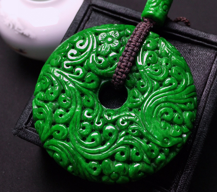 翡翠|为什么雕花复杂的翡翠，反而还越没价值？原来是因为这个原因