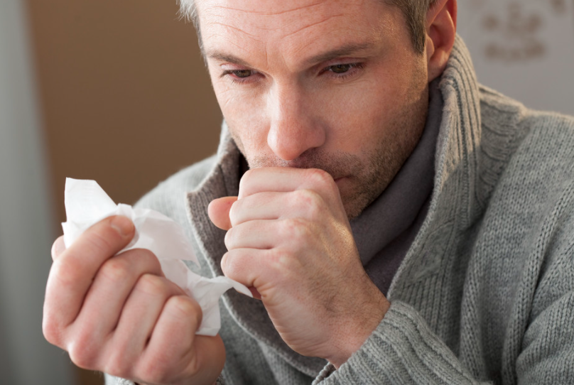 肺癌|56岁男子查出肺癌，后悔不已，医生：其实指头上早有“提醒”，很少人留意