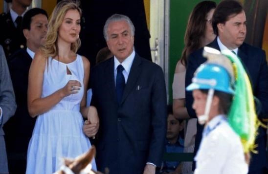 選美亞軍嫁給大43歲巴西總統，婚後公款揮霍無度，把老公拉下馬-圖9