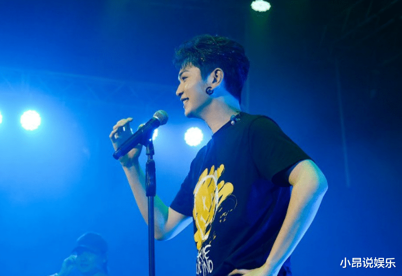 林允|林允恋情持续升温中，从打情骂俏到今已同居，连宠物狗都跟着搬家