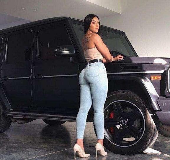 金·卡戴珊|健身女神卡戴珊是怎么锻炼的？她的身材如此性感，原来是这样练的