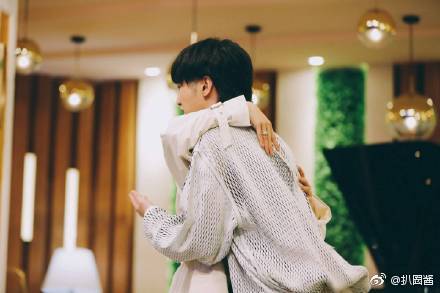 华晨宇|细节见人品——谈谈华晨宇刻在骨子里的修养