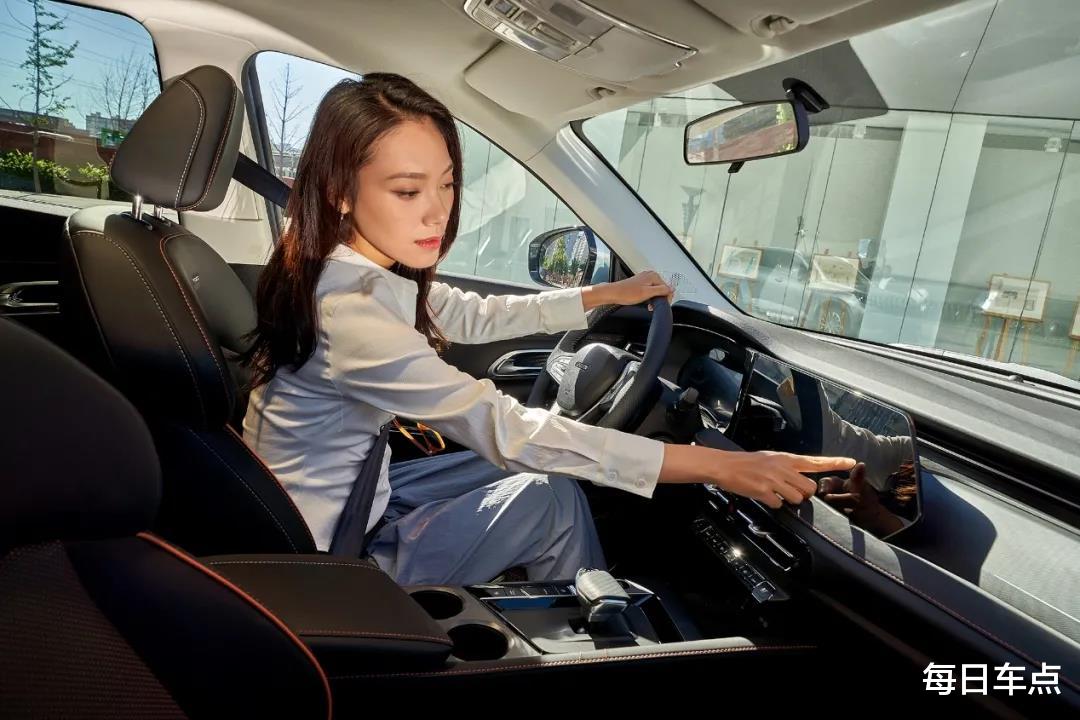 2021年高價值SUV推薦：長安歐尚X7PLUS，一款上市就賣2萬輛的好車-圖3