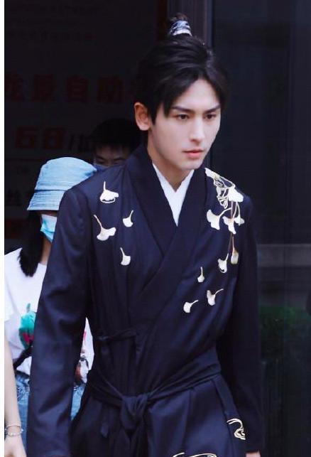 张哲瀚|受张哲瀚牵连，多部作品删除戏份，唯有《山河令》除名后仍头疼