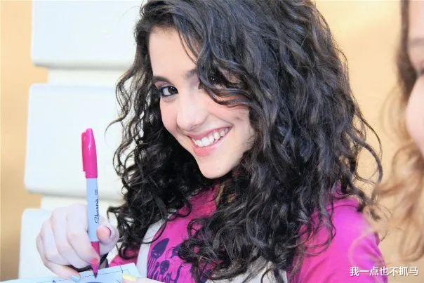 爱莉安娜·格兰德|王力宏还没被封杀，她却突然宣布“退圈”！